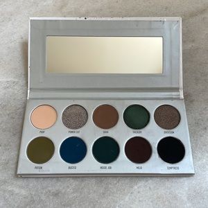 Jaclyn Hill eyeshadow palette in Dark Magic